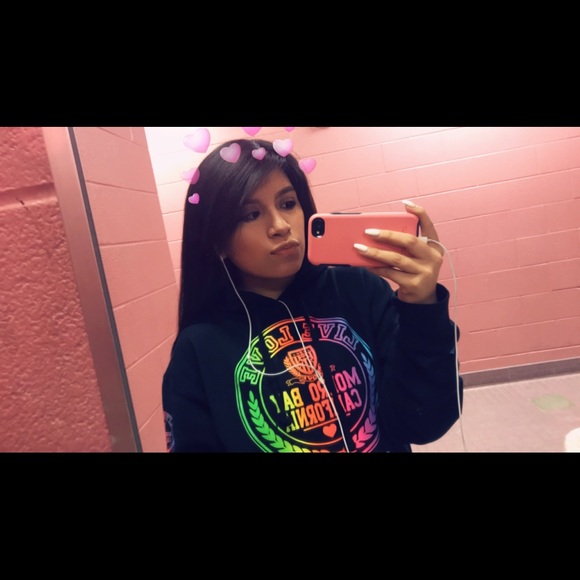 Meet your Posher, Yesenia - Picture 1 of 1